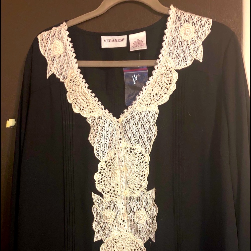 'Veranesi' Tunic W/ Floral Lace (Plus)